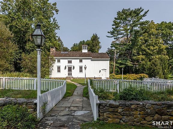 4th image of 115 River Road