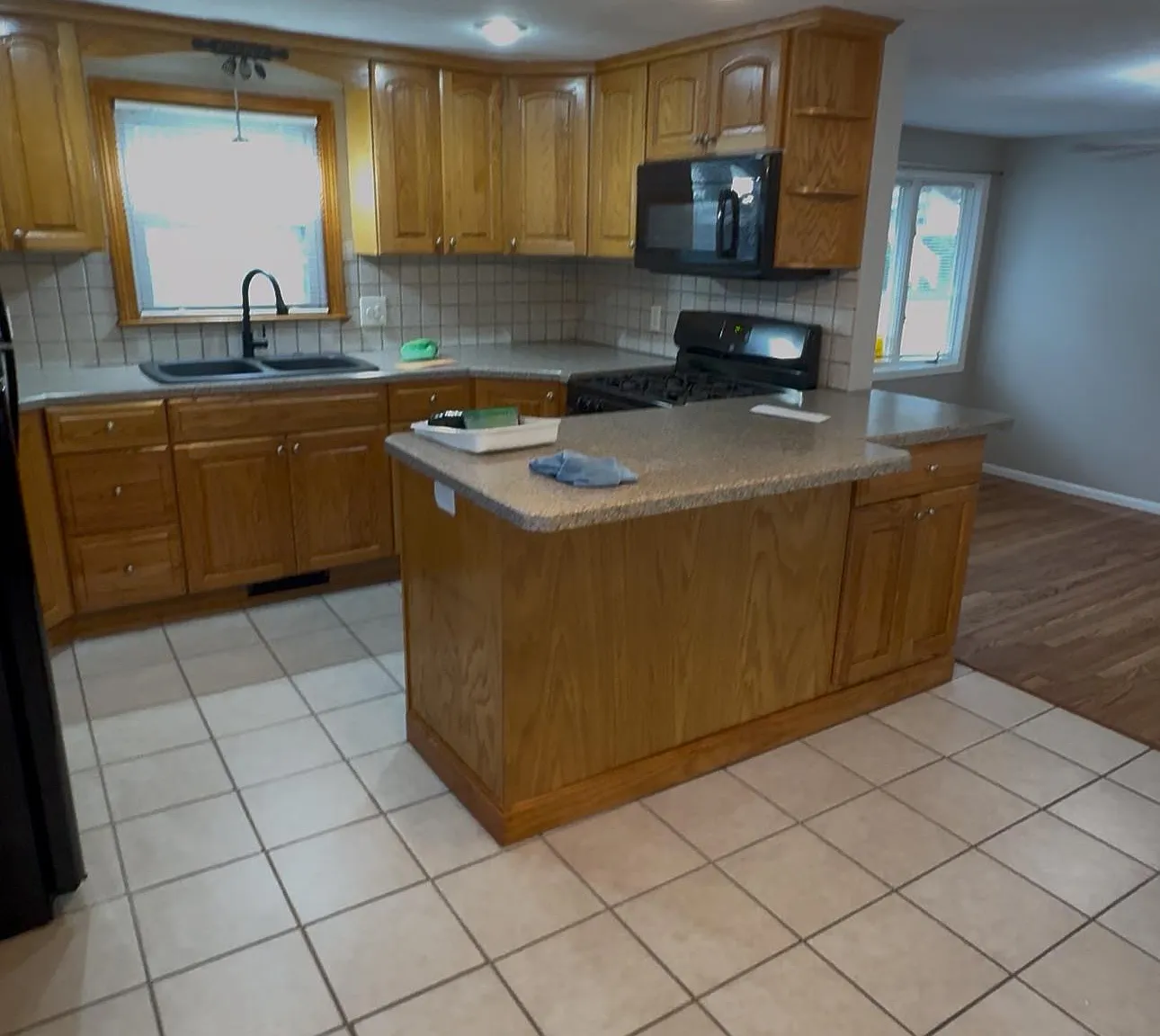 3 bed, 1600 sqft, $3,400 — Photo 1