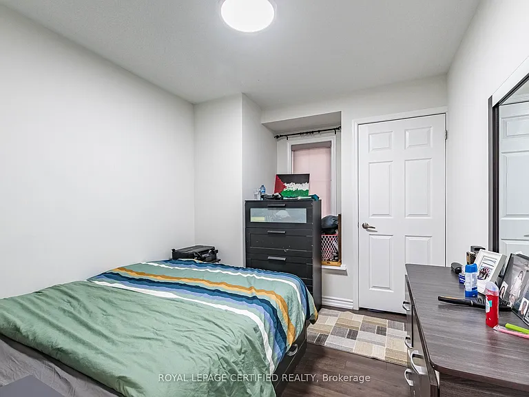 581 Allport Gate — Photo 33