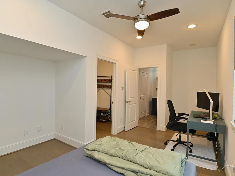 1117 W 16th St #C — Photo 11
