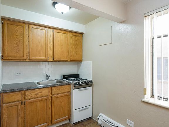 5th image of 1410 N Pearl St