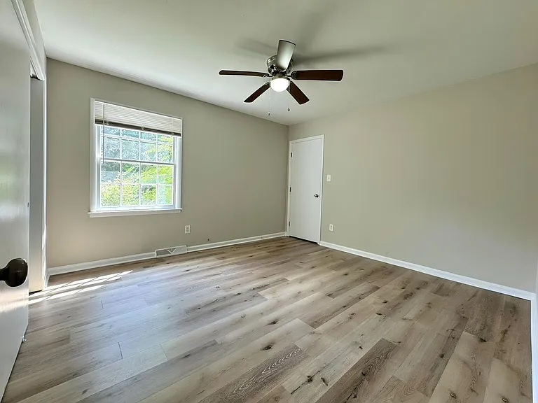 4626 Highlake Dr — Photo 12