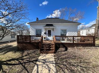 409 N Harris St, Willow Springs, MO 65793