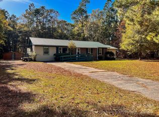 405 W Inwood St, Bethune, SC 29009