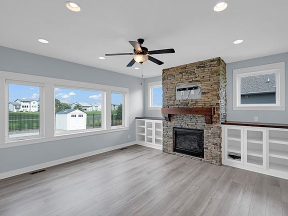 5th image of 4219 NE Bellagio Cir