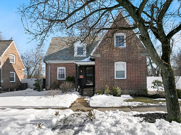 2nd image of 77 Meadowbrook Road