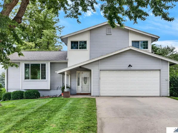 3205 S 130th Cir, Omaha, NE 68144
