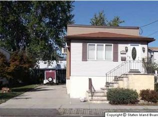 12 Van Riper St, Staten Island, NY 10302