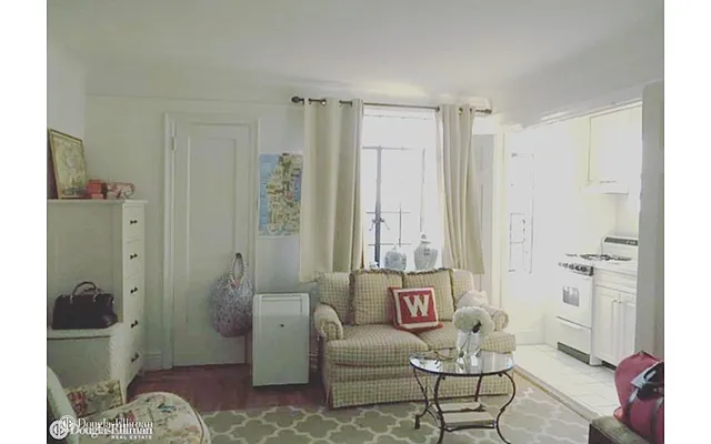 Rented by Douglas Elliman | media 48