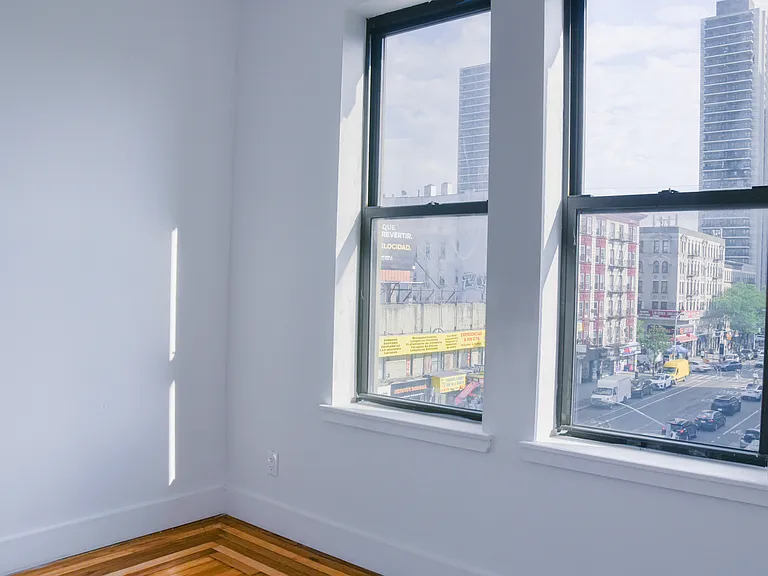 601 W 181st St #33 — Photo 7