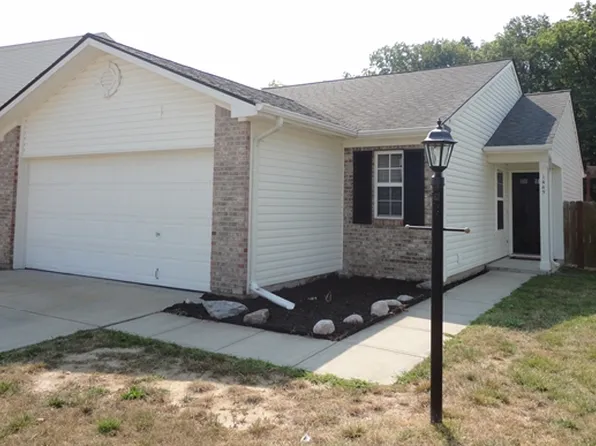 1445 Creekside Dr, Brownsburg, IN 46112