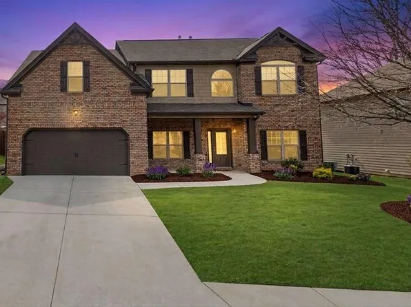 219 Traditions Dr, Loganville, GA 30052