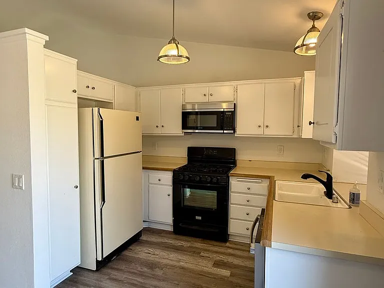 7147 Chaney Ct — Photo 4
