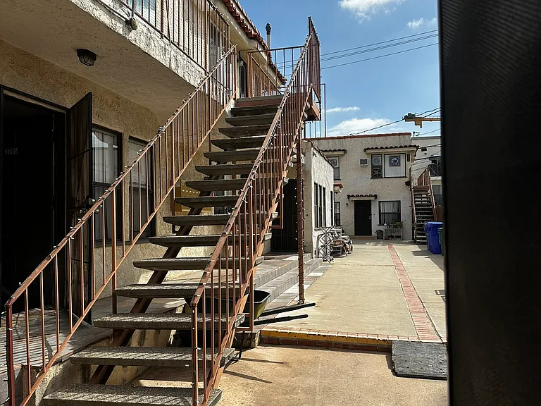 3773 4th Ave — Photo 9