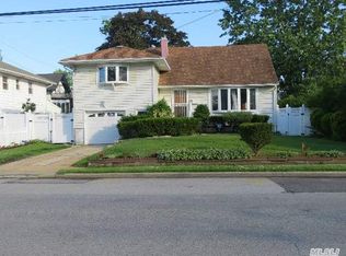 1064 Washington St, Baldwin, NY 11510