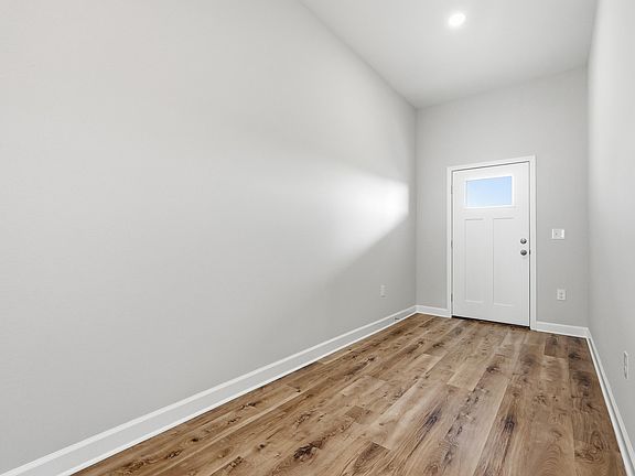 3rd image of 6110 Mildreds Way