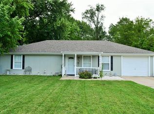 402 Juniper St, Garden City, MO 64747