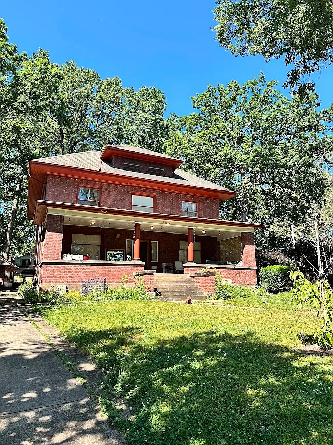 1 bed, 800 sqft, $1,350 — Photo 2