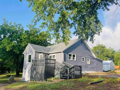 525 W 8th St, Chapman, KS, 67431
