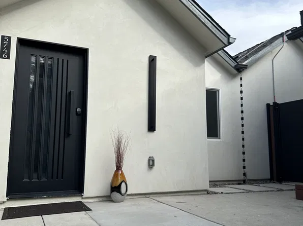5746 Allott Ave #A, Sherman Oaks, CA 91401