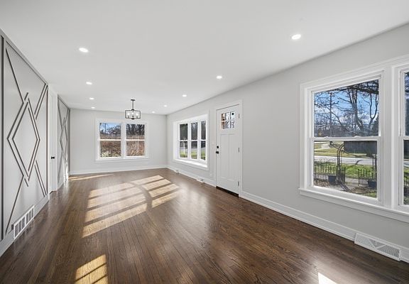 4th image of 50 Glenview Rd