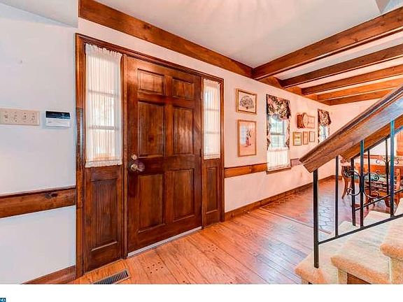 4th image of 218 Parkview Way