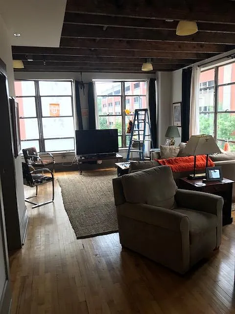 Studio, 700 sqft, $1,850 — Photo 2
