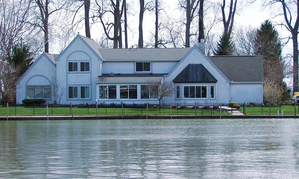 1st image of 129 Bayshore Dr