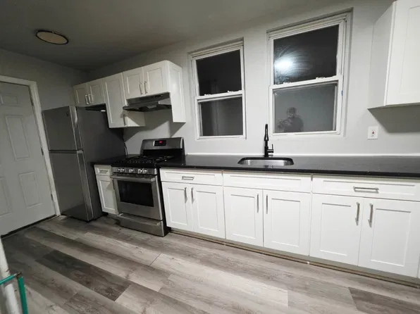 116 Bostwick Ave #1F, Jersey City, NJ 07305