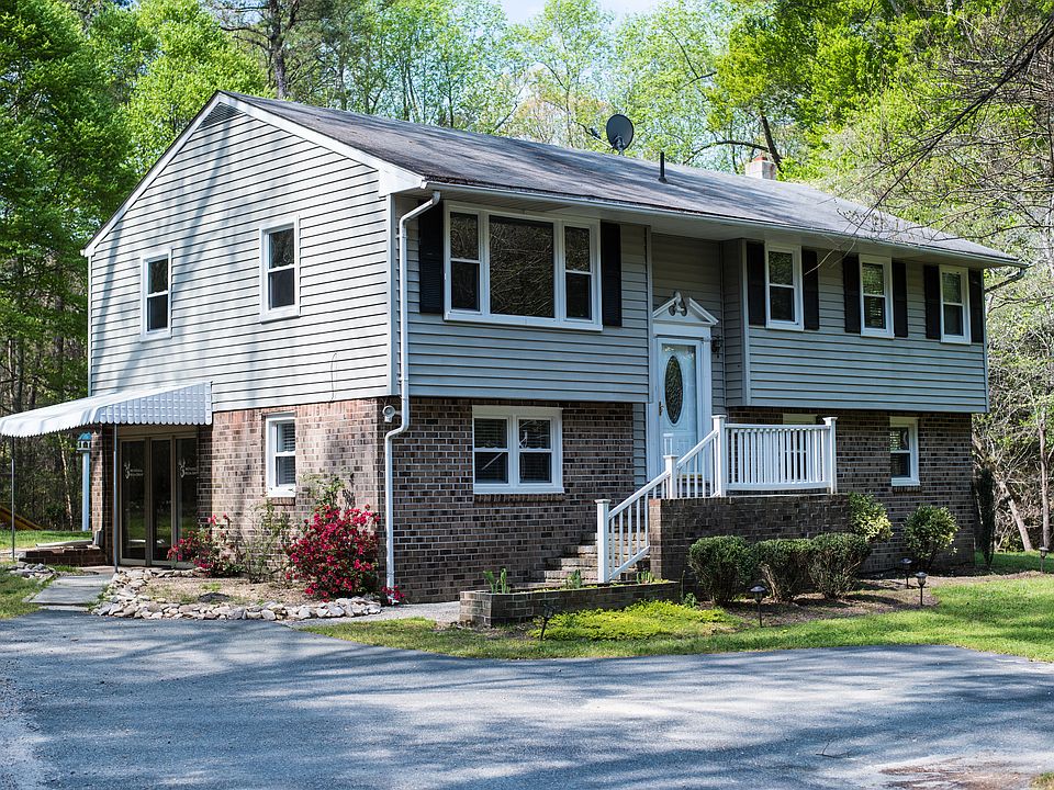 1st image of 205 Princess Ln