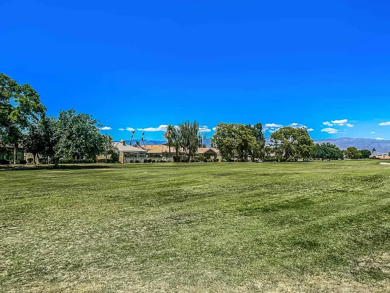 Burnette Dr — Photo 20