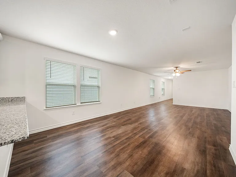 1115 Pigeon Ln — Photo 15