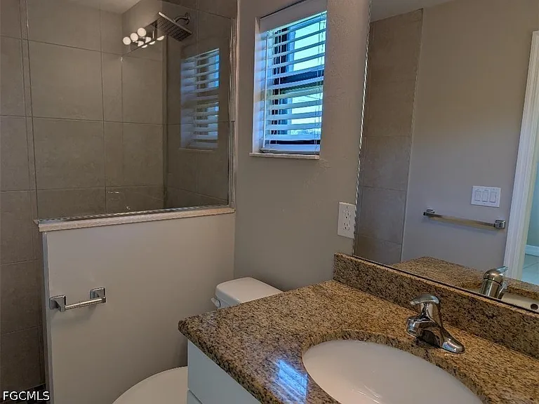 4405 SW 8th Ct — Photo 7