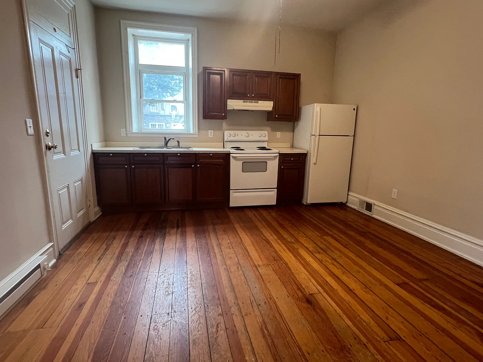 80 W Main Street — Photo 1