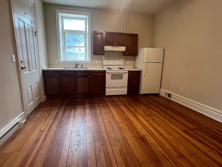 80 W Main St #1 — Photo 1