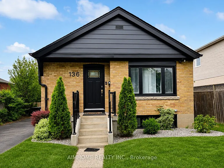 136 Presley Ave W — Photo 7