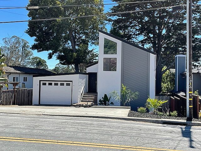 1st image of 534 Clubhouse Dr