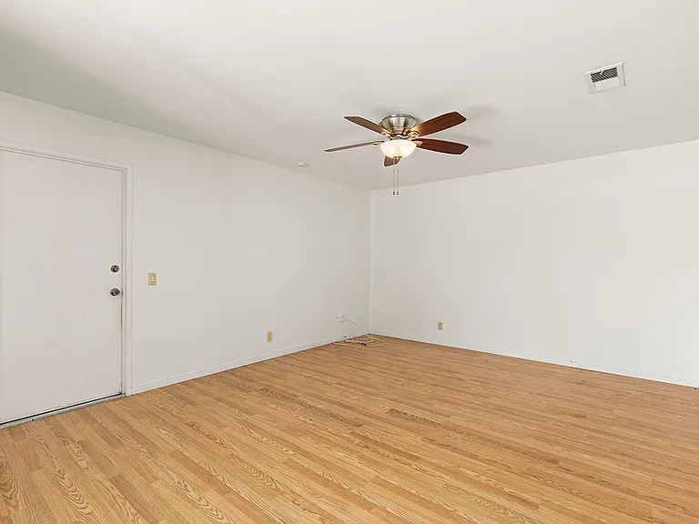 2170 Jefferson Ave — Photo 30