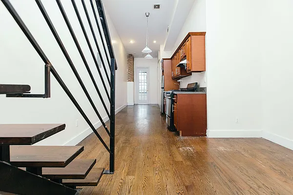 Rented by Nooklyn NYC LLC | media 32