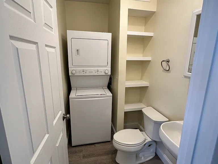 35 George St #3 — Photo 9