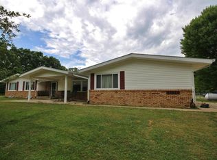 53822 Stevens Ln, Three Rivers, MI 49093