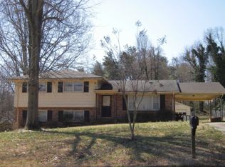 3558 Cherry Ln, Greensboro, NC 27405