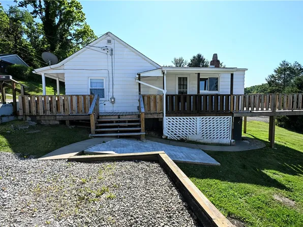 10415 Lilac St, Irwin, PA 15642