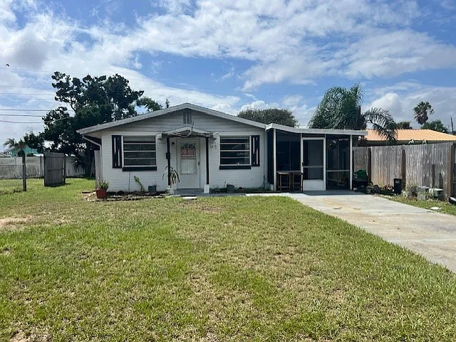 38 Alamanda Dr