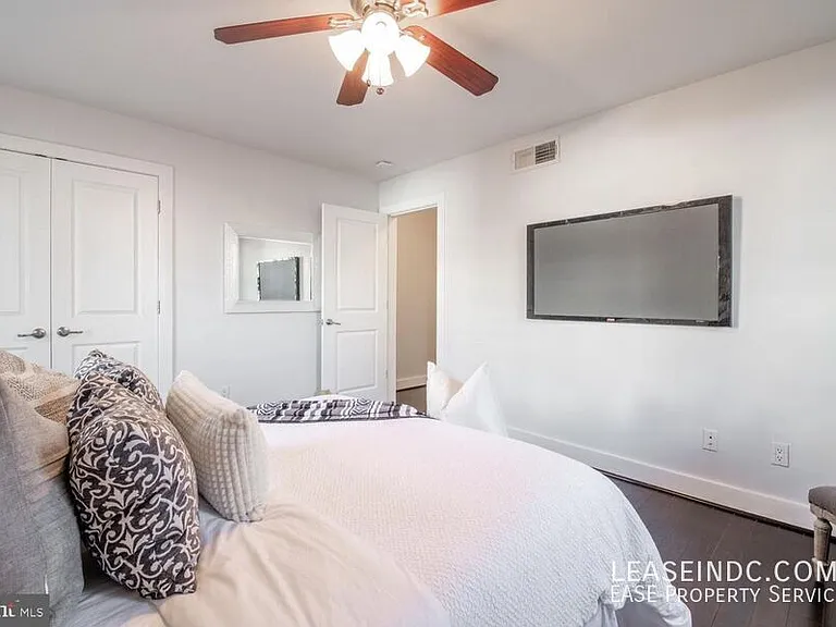 907 Euclid St NW #102 — Photo 16