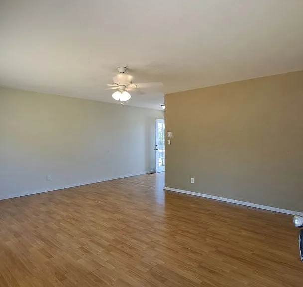 3259 Wright Ave — Photo 7