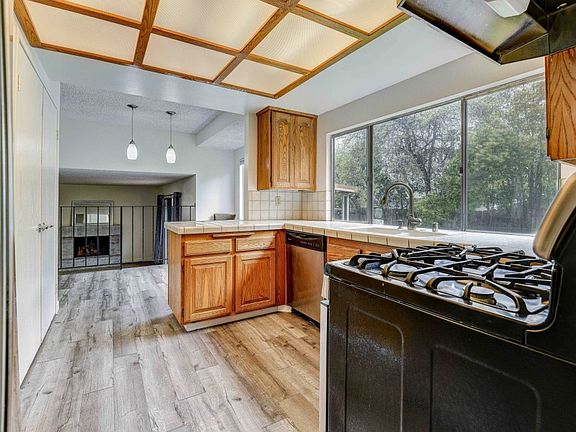 4th image of 10004 Bromley Way