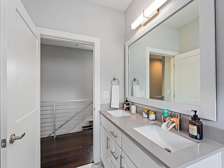 7600 Carver Ave #A — Photo 30