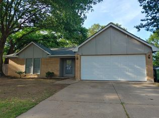 3807 Mahonia Ct, Arlington, TX 76017