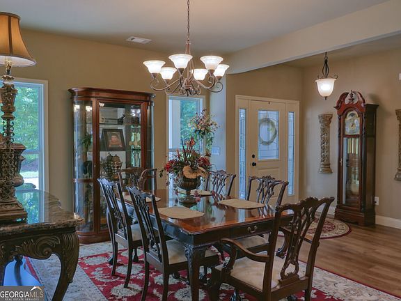 4th image of 140 Michael Ct